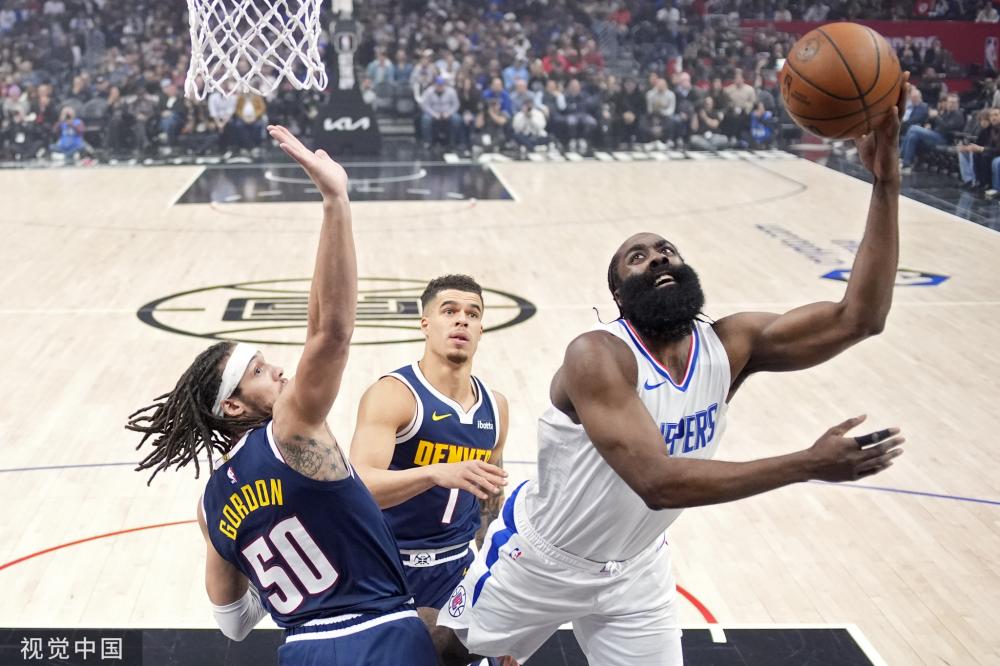 笑声夹杂战 笑声夹杂战